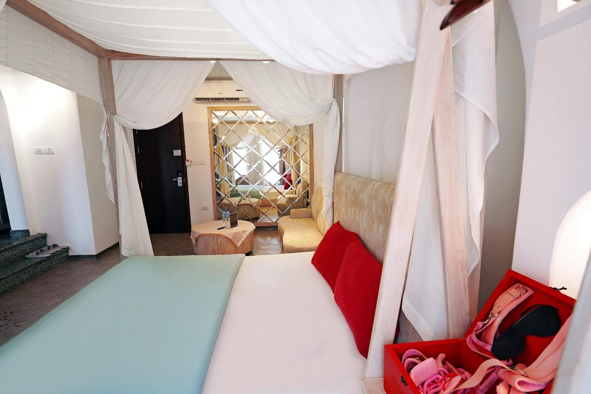 69 Boutique By Minova Cinta hotel *