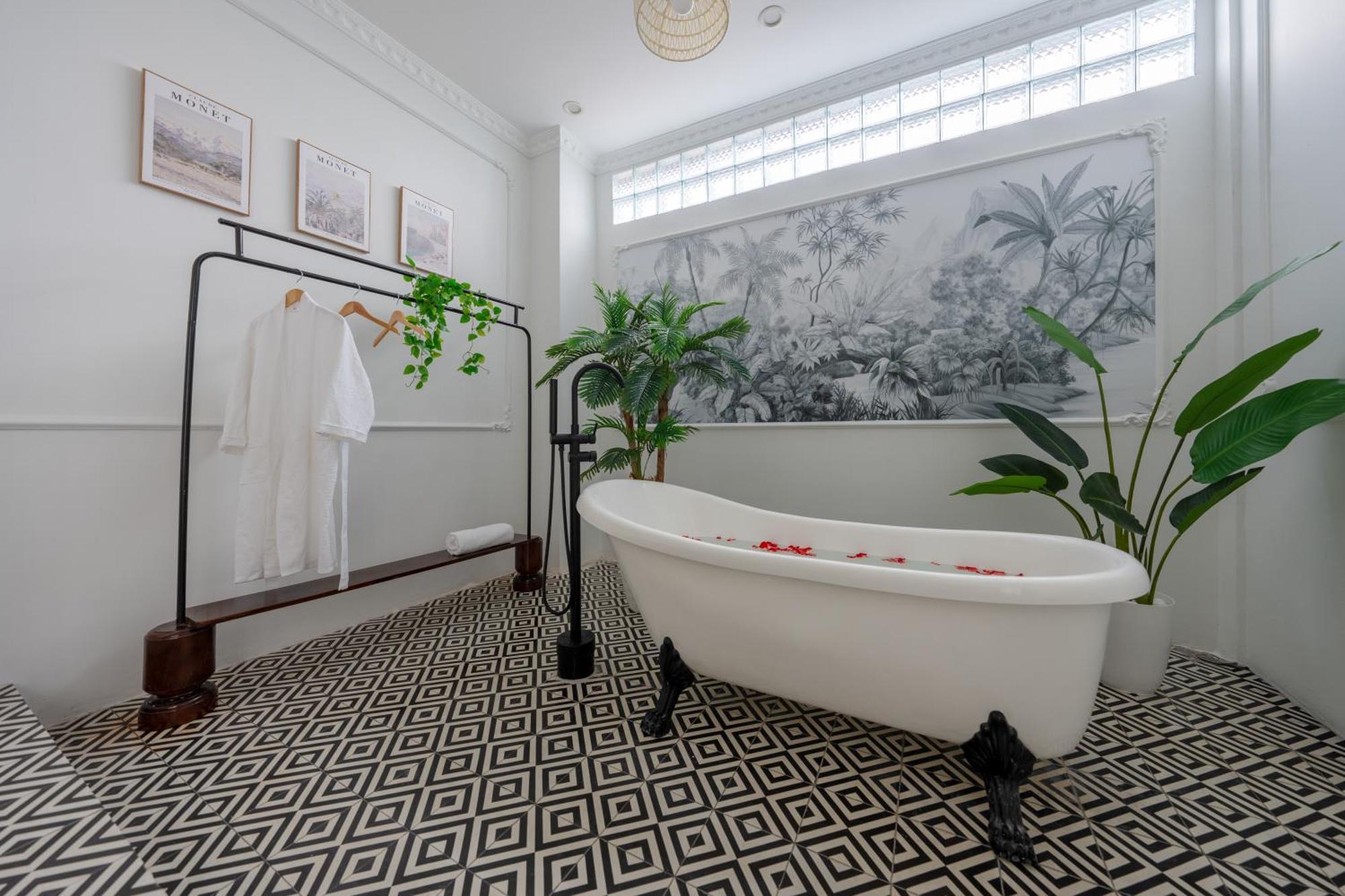 Opera - 2 Mins To Hoan Kiem Lake, Cozy, Delicate, 4 Brs, 24-36 M2 *