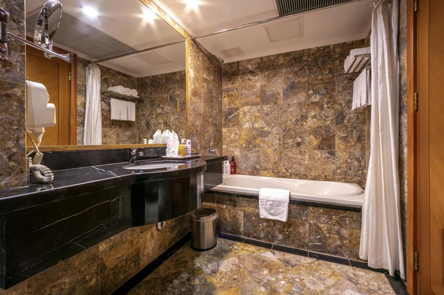 A25 Luxury Hotel 4*