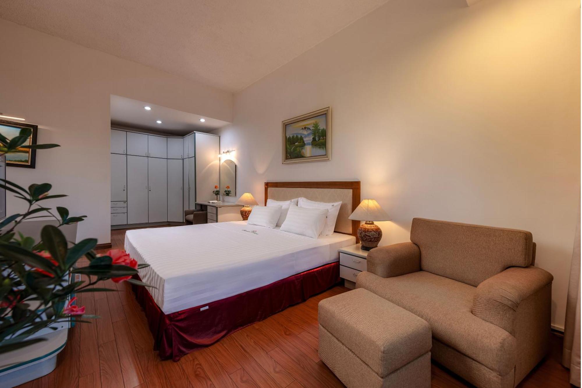 Oriental Palace Hotel 3*