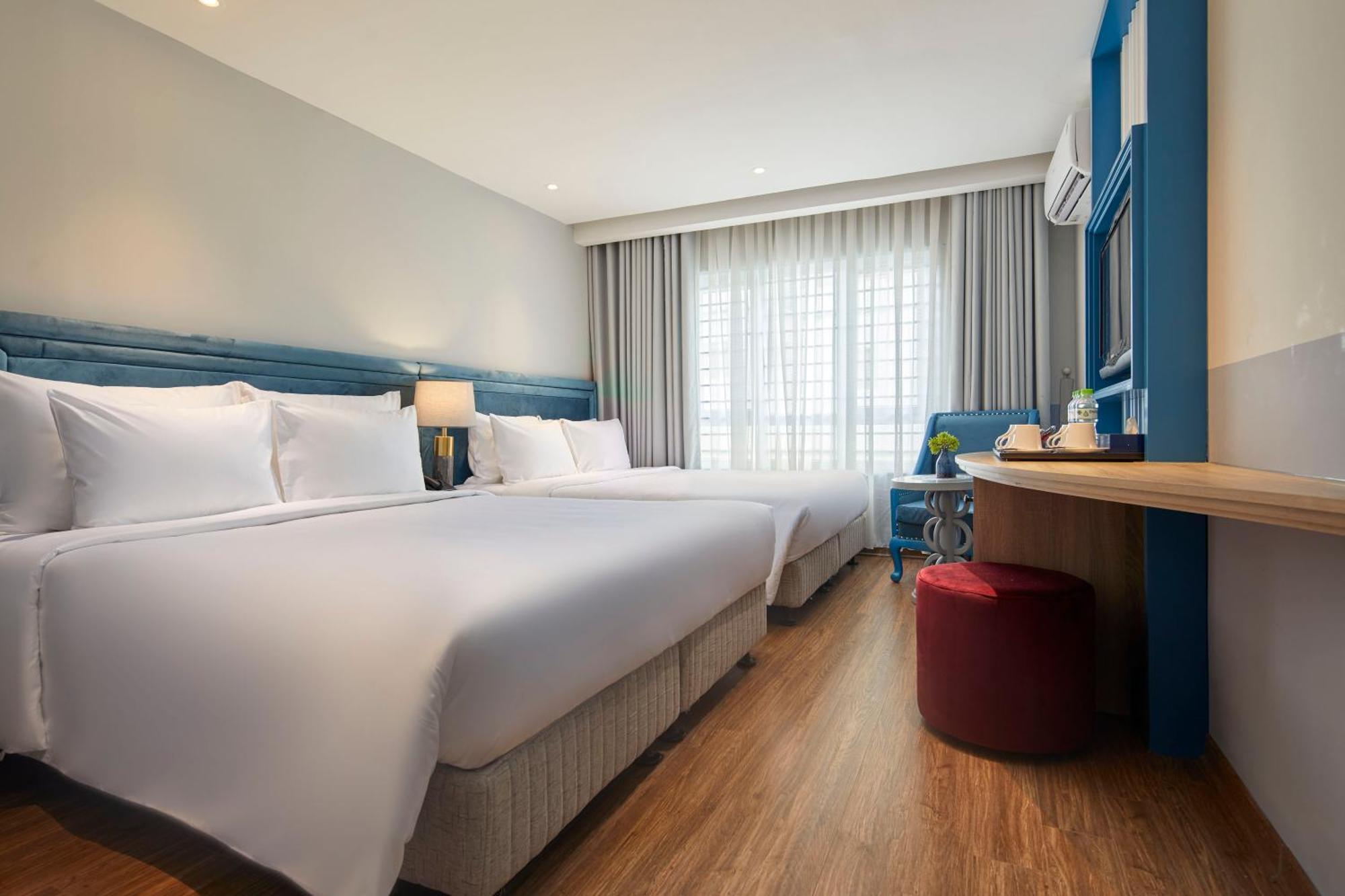 Flora Hotel 4*
