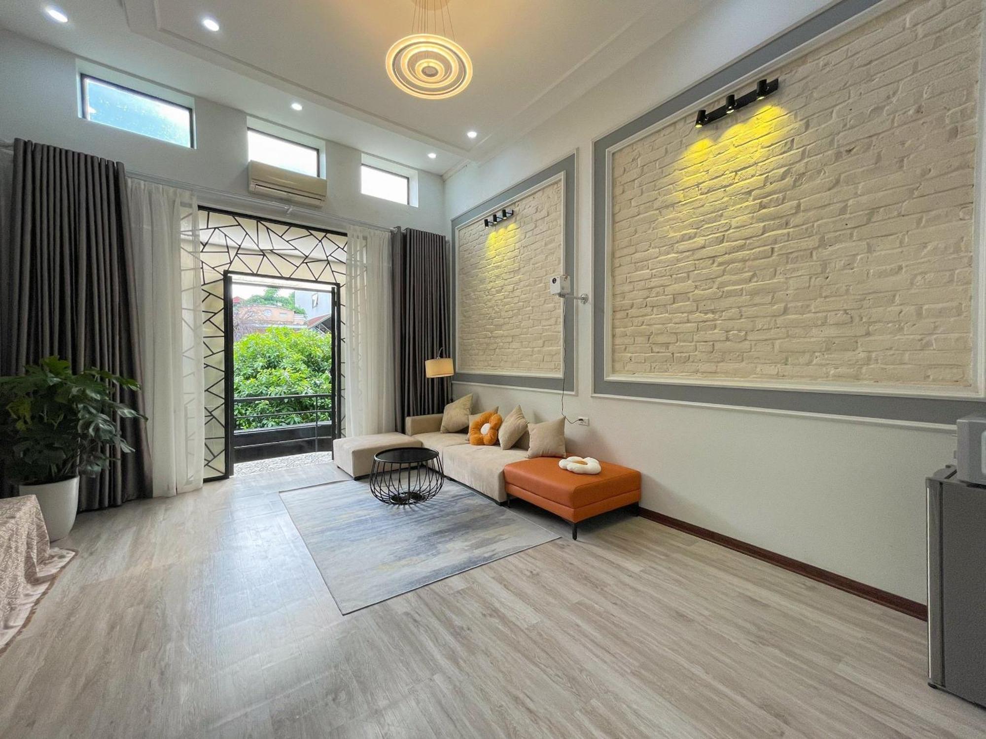 Zeus Living - Old Quater