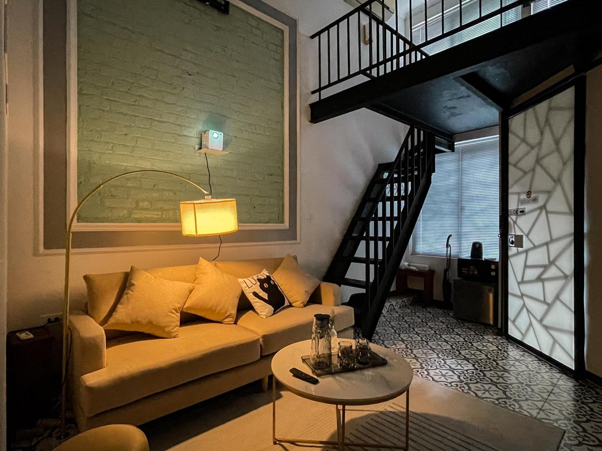 Zeus Living - Old Quater Guest house *