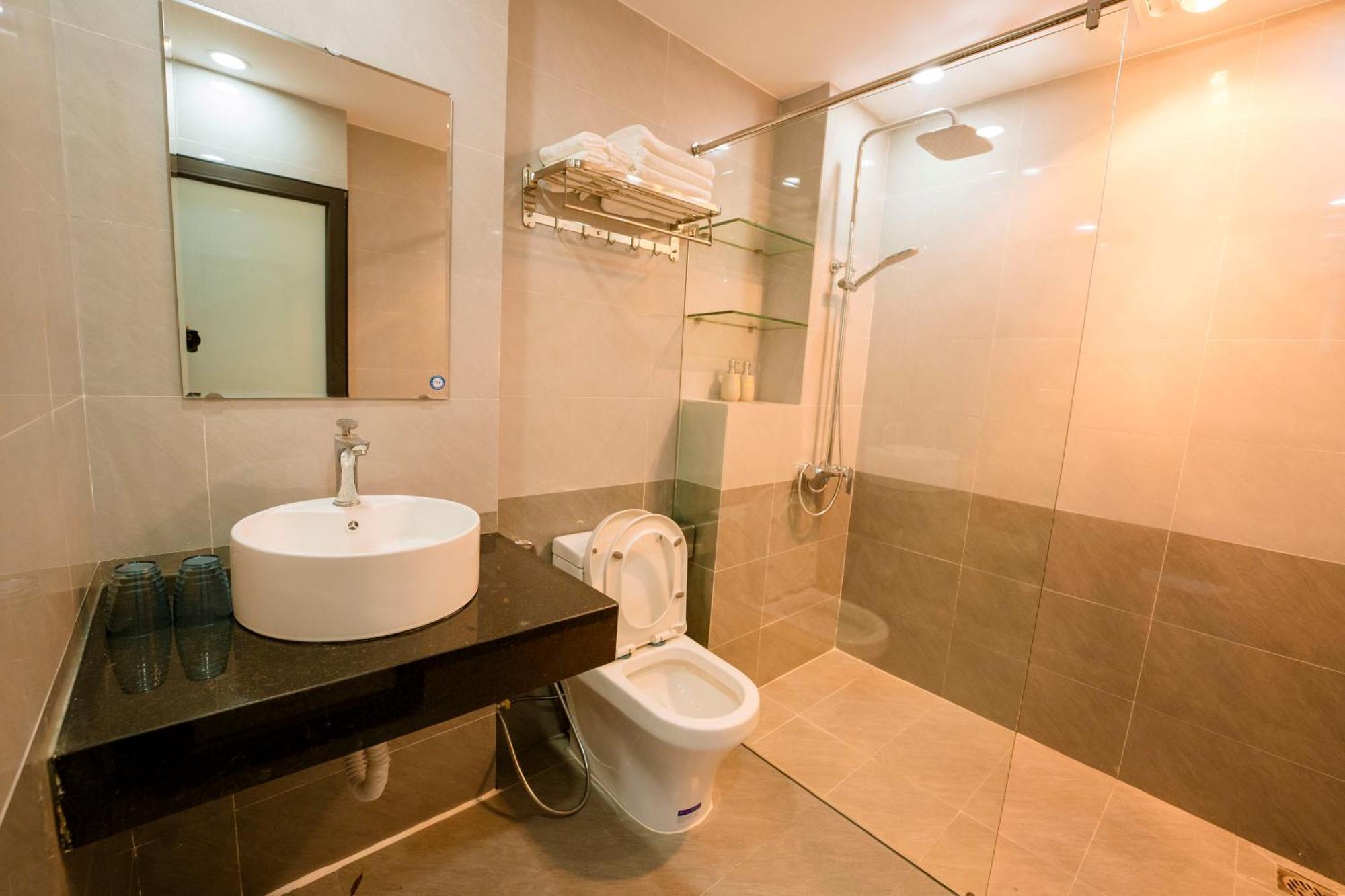 Azoma * Hanoi