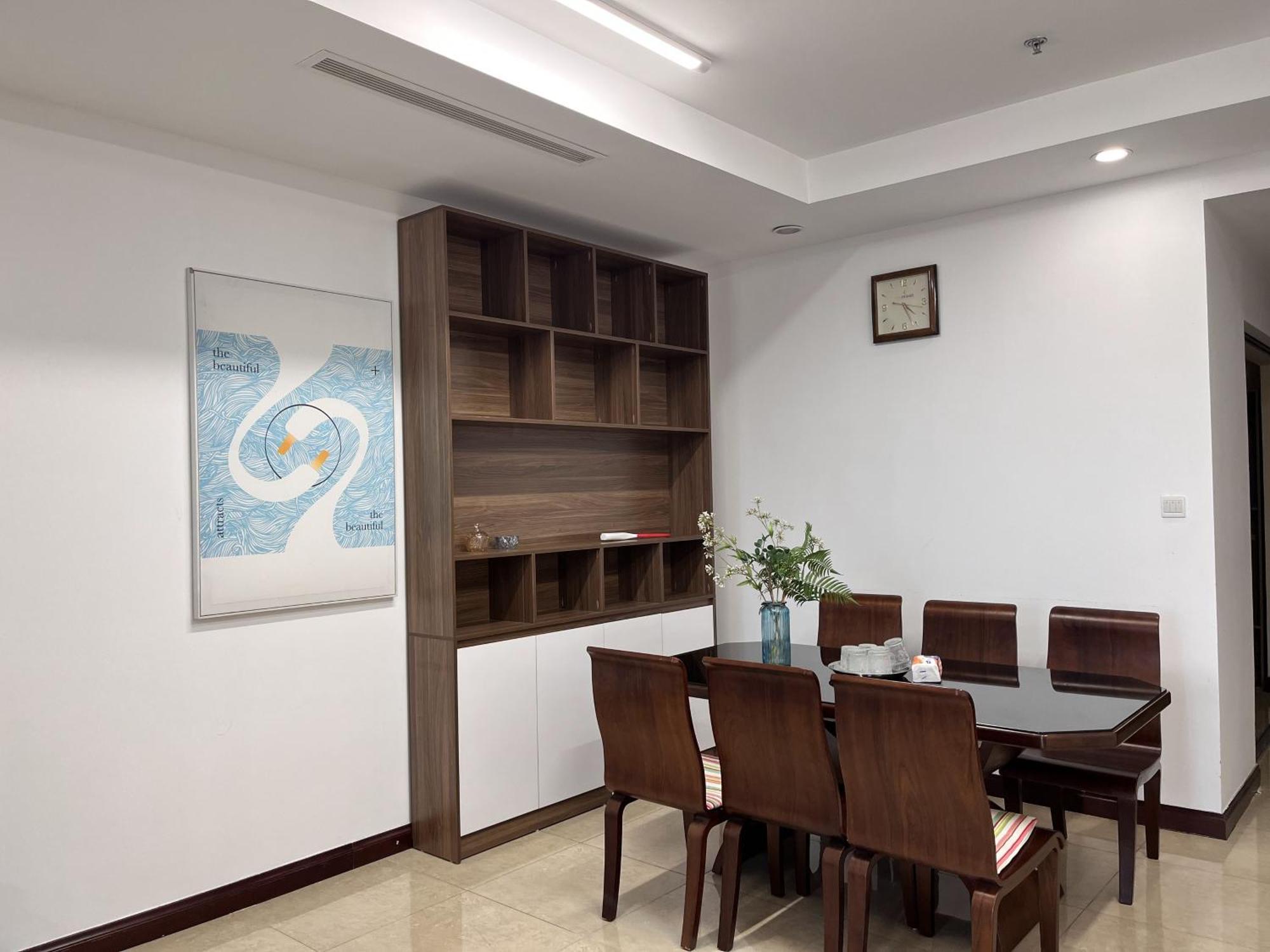 Vinhomes Royal Luxury 2 Br * Hanoi