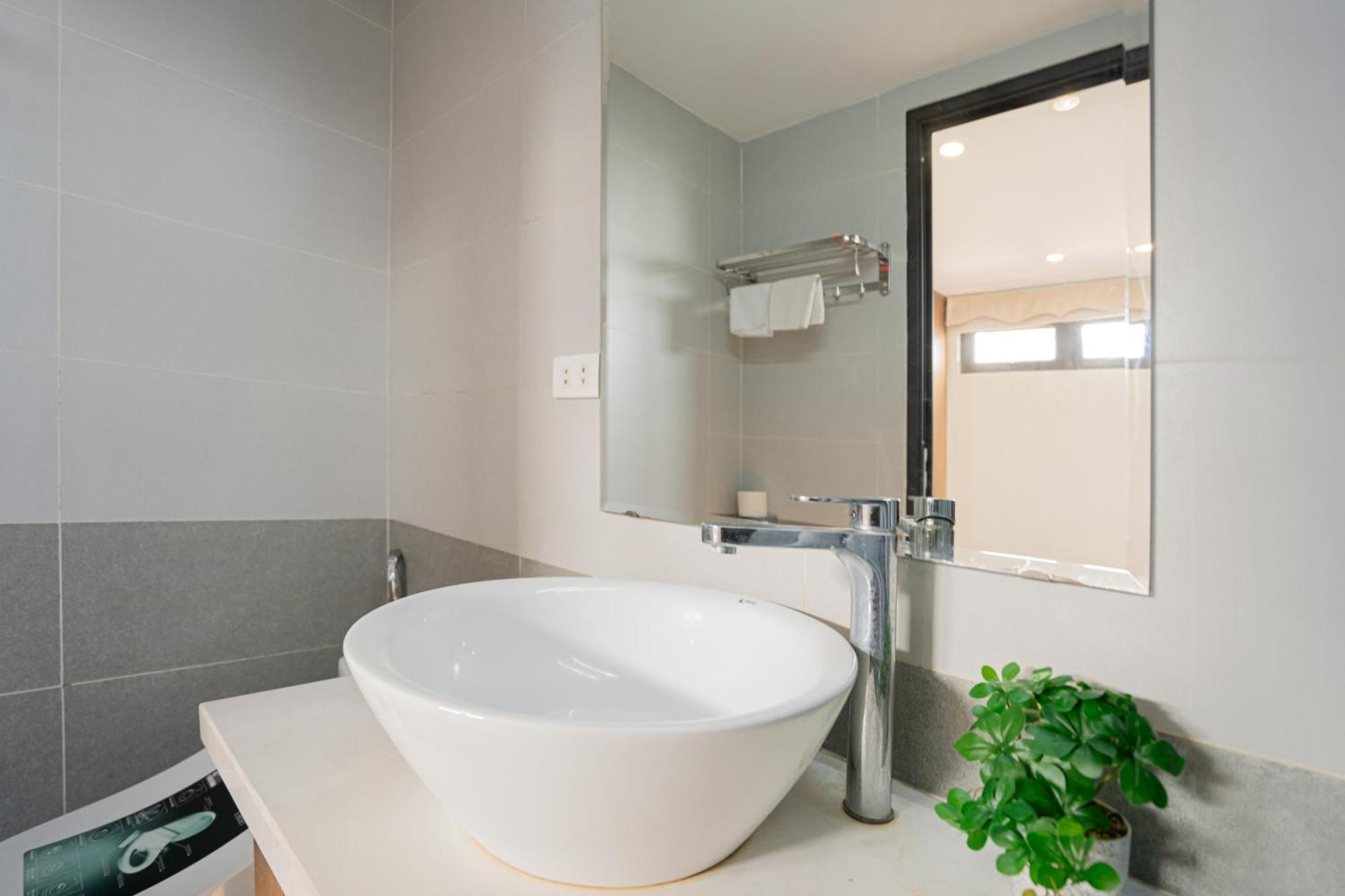 22housing & 60 Linh Lang