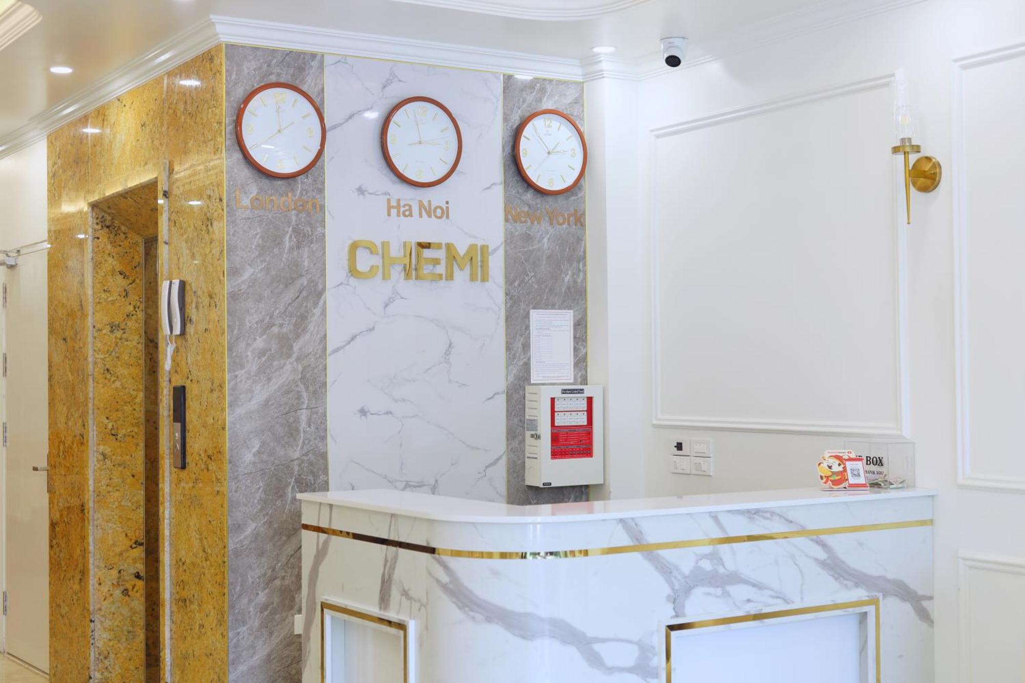 Chemi Noi Bai Airport & Travel