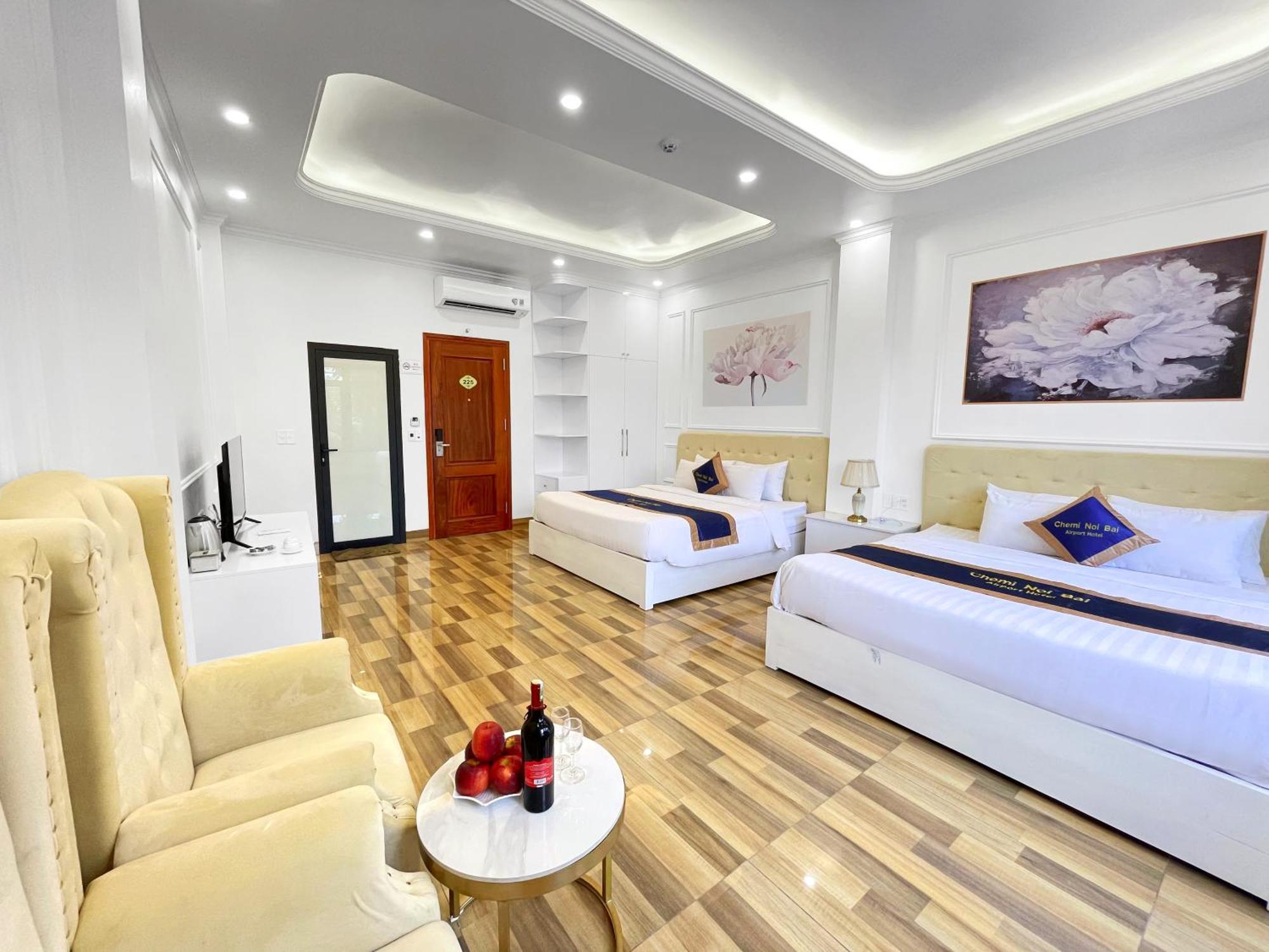 Chemi Noi Bai Airport & Travel