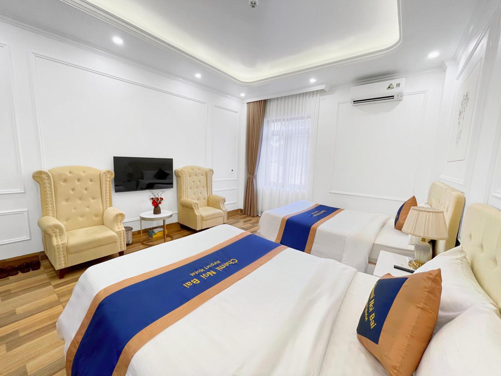 Chemi Noi Bai Airport & Travel
