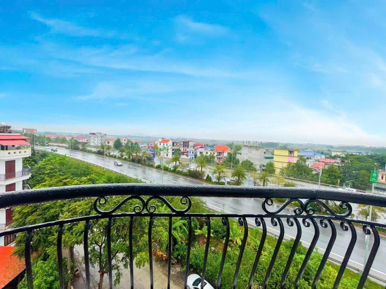 Khách sạn Chemi Noi Bai Airport & Travel