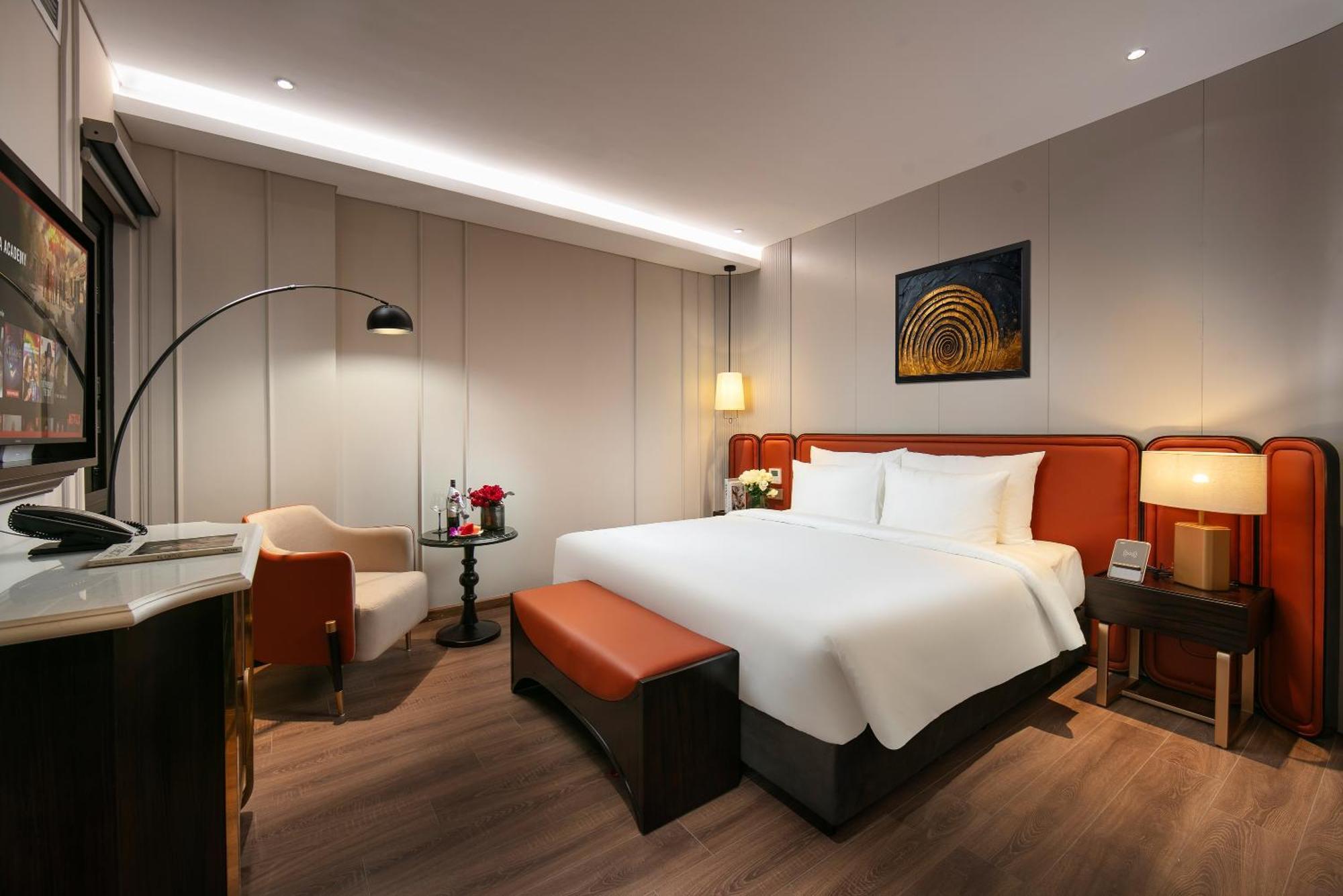 Le Premier & Rooftop Bar Hotel Hanoi