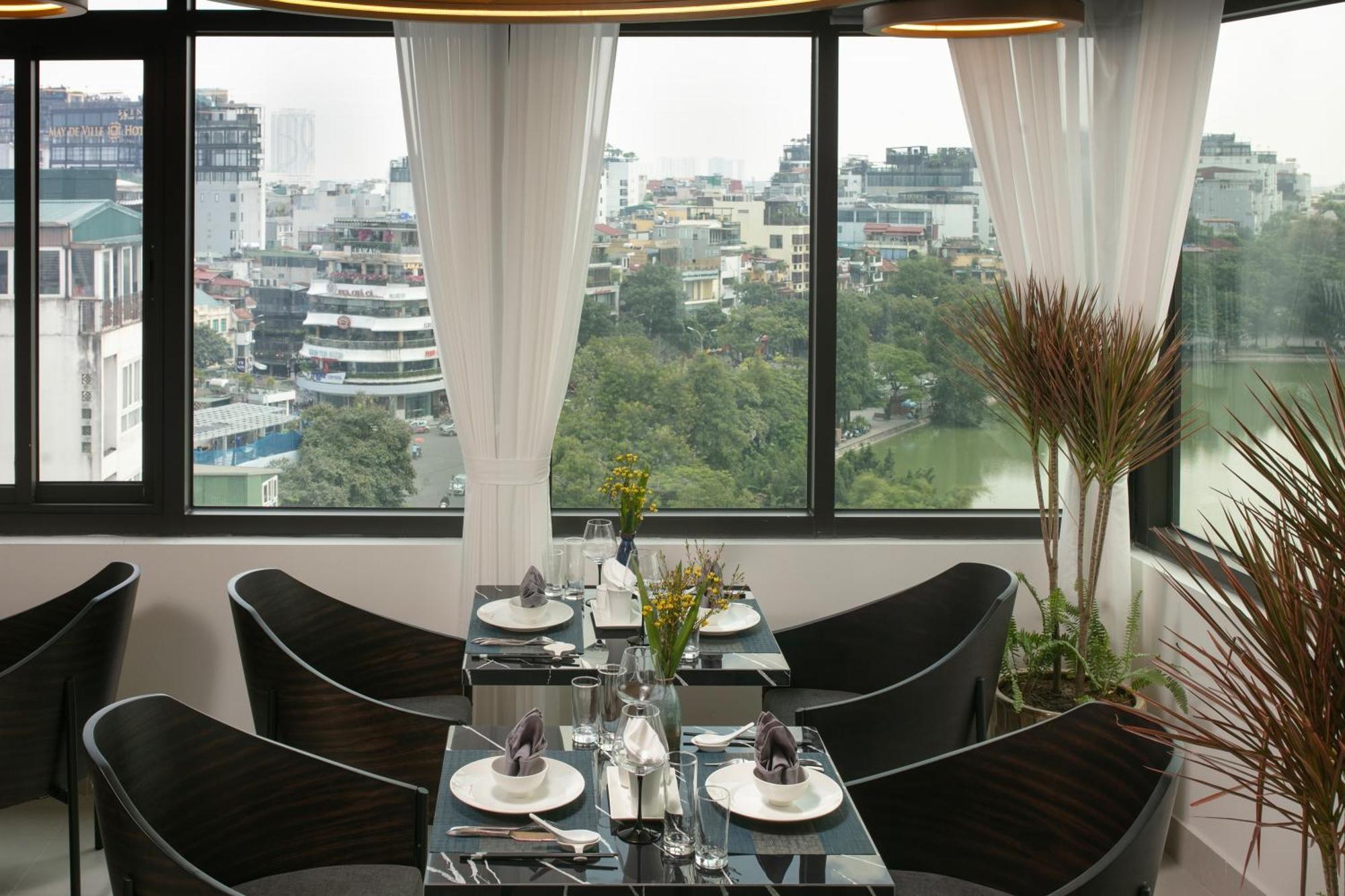Le Premier & Rooftop Bar 4* Hanoi
