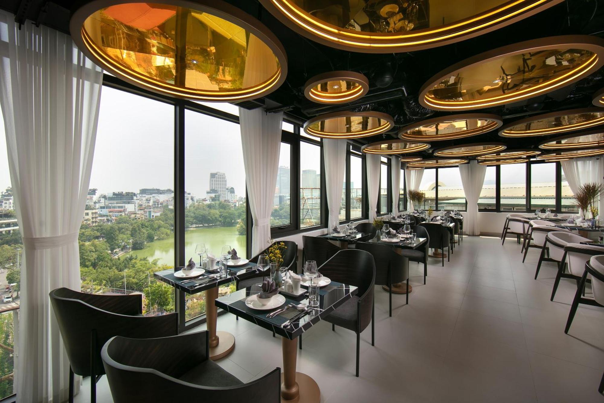 Le Premier & Rooftop Bar 4* Hanoi