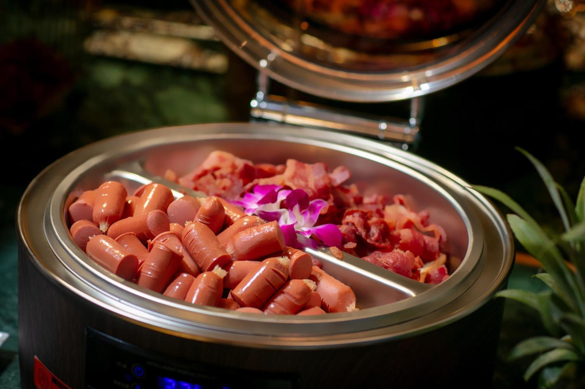 Le Premier & Rooftop Bar Hotel Hanoi