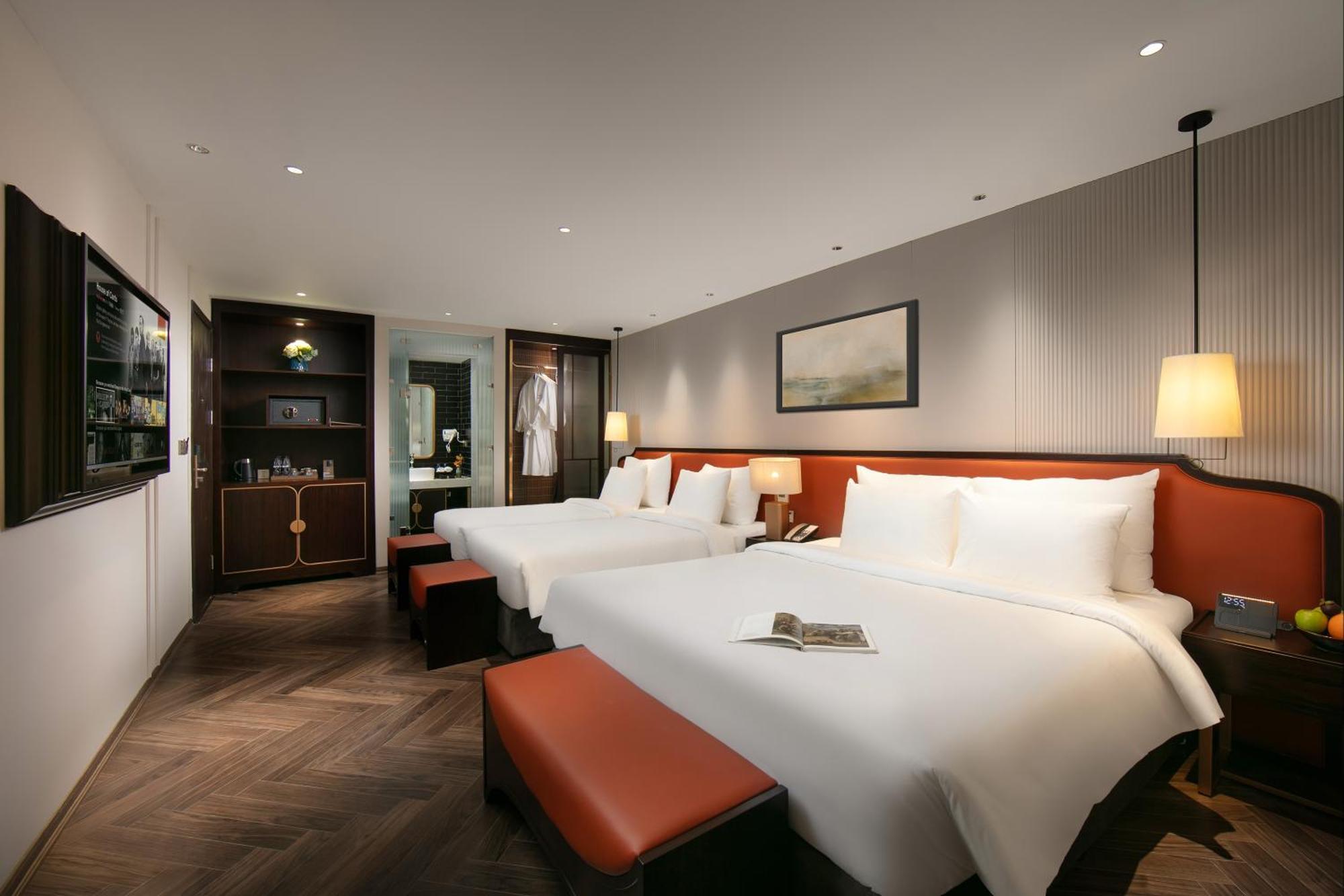 Hotel Le Premier & Rooftop Bar