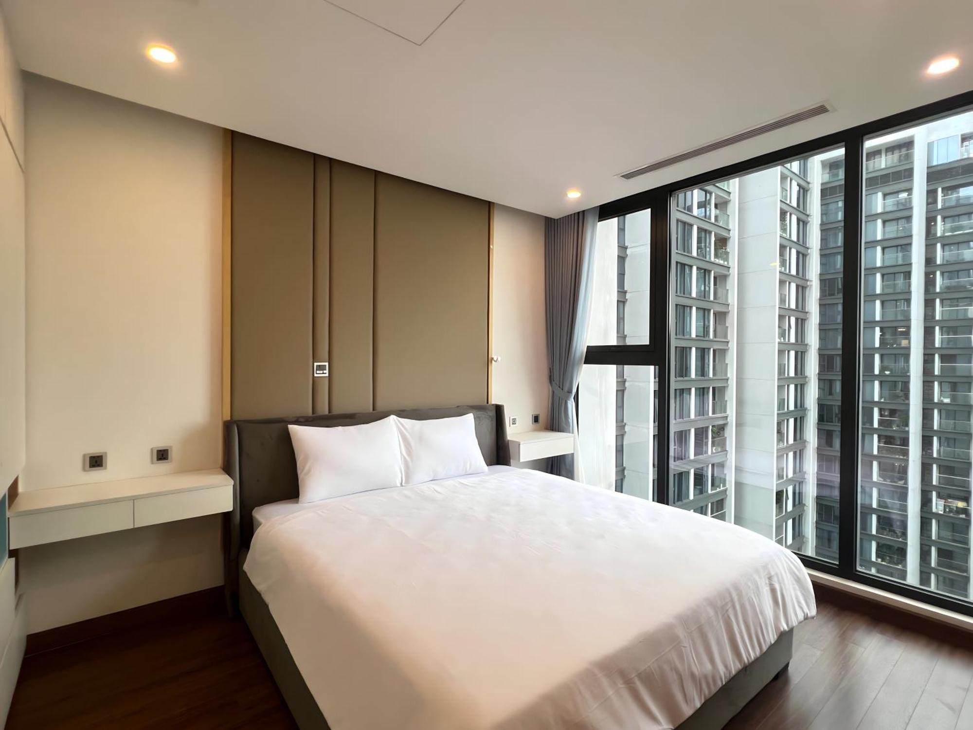 Vinhomes Metropolis - South Land Apartment *