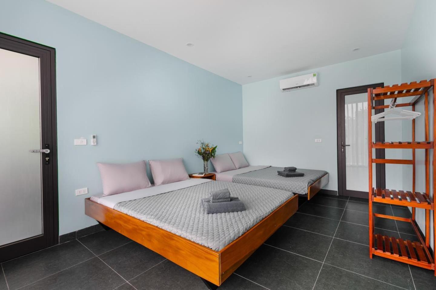 Iris Venuestay *