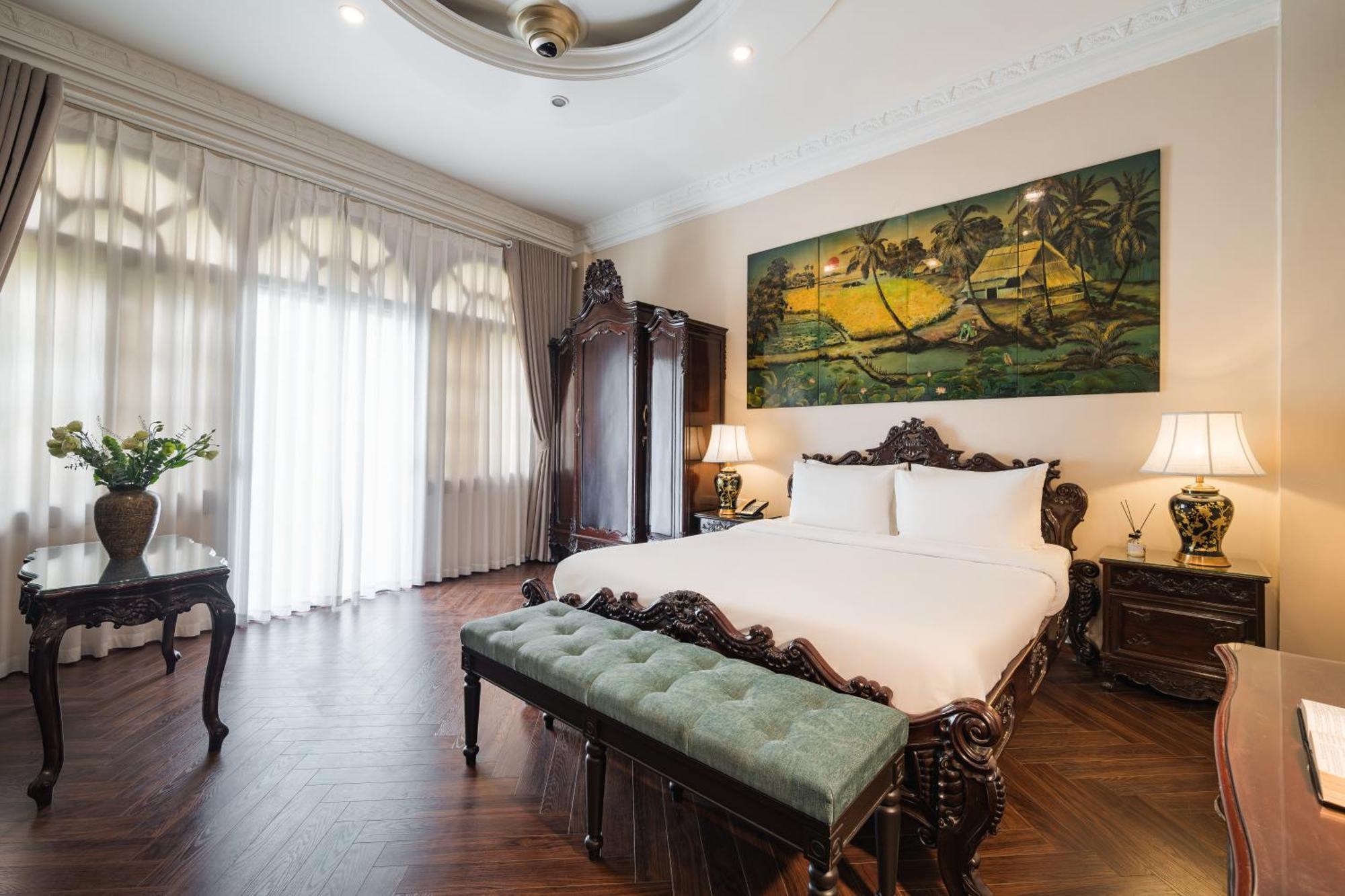 Hotel Little Town 4*