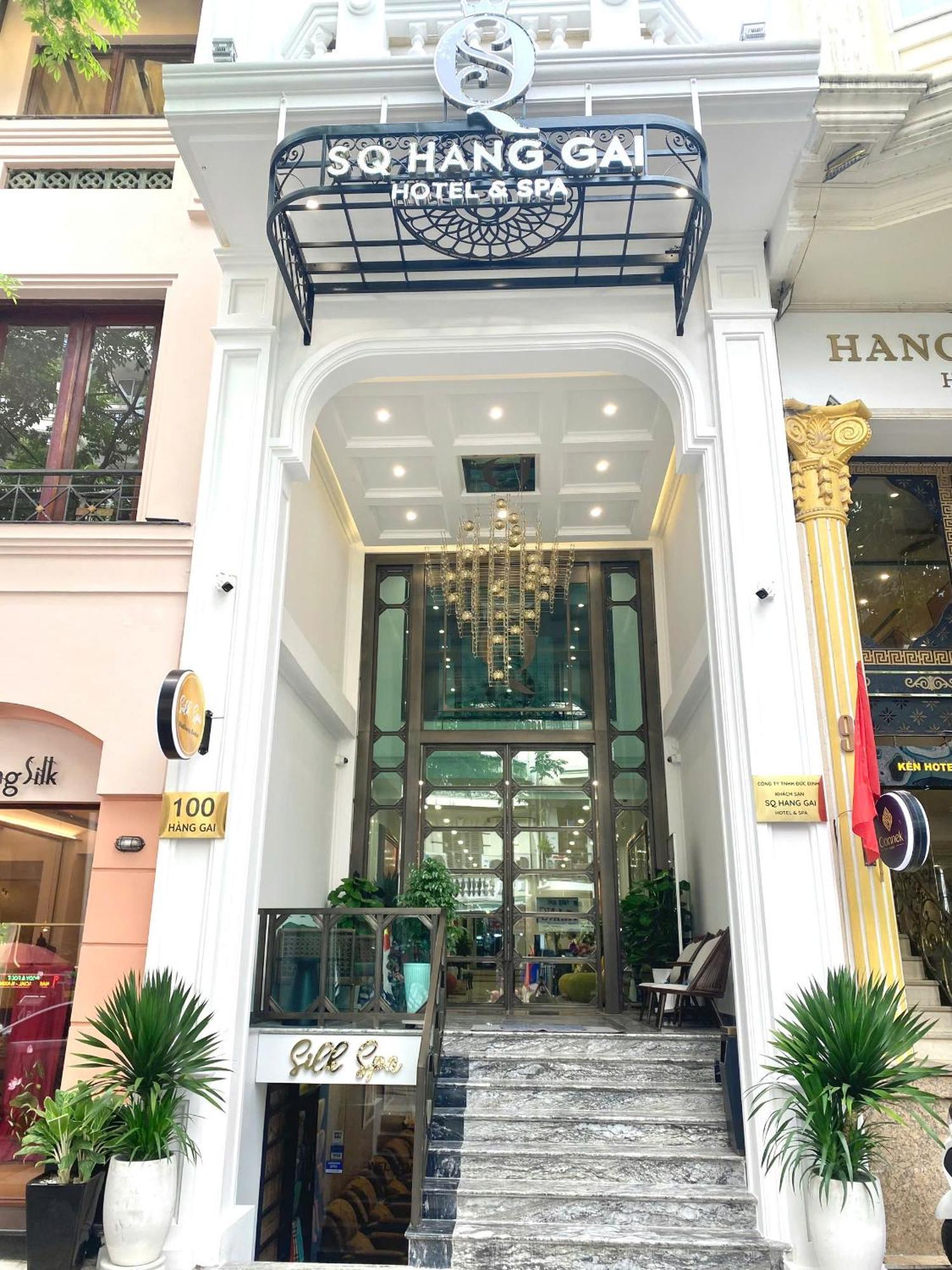 Sq Hang Gai &