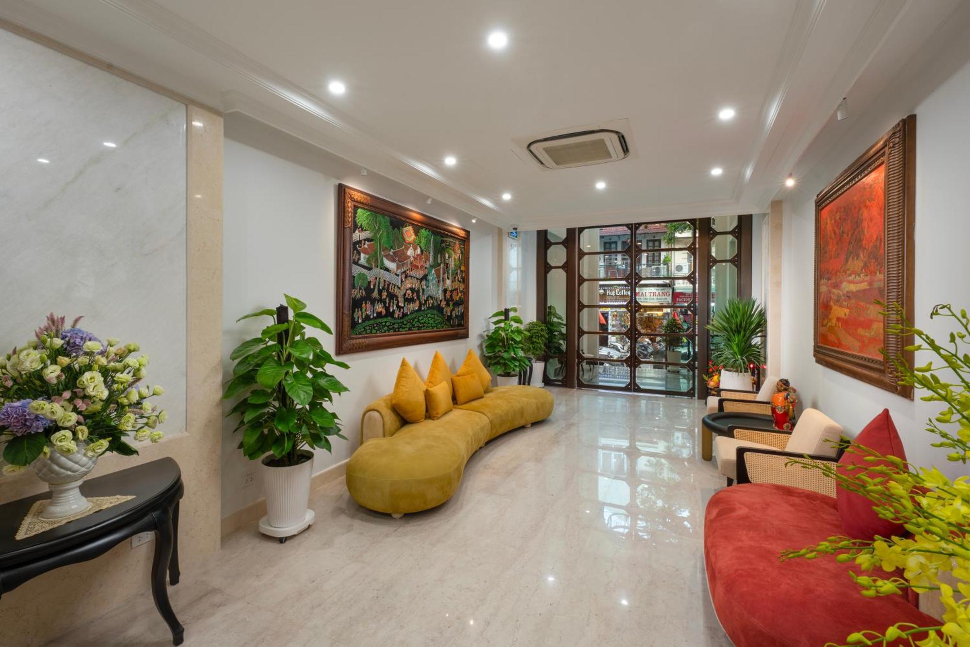 Sq Hang Gai & Hotel