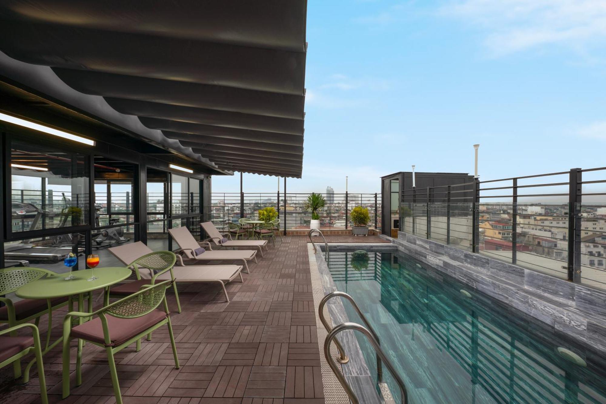Silk Queen Hotel