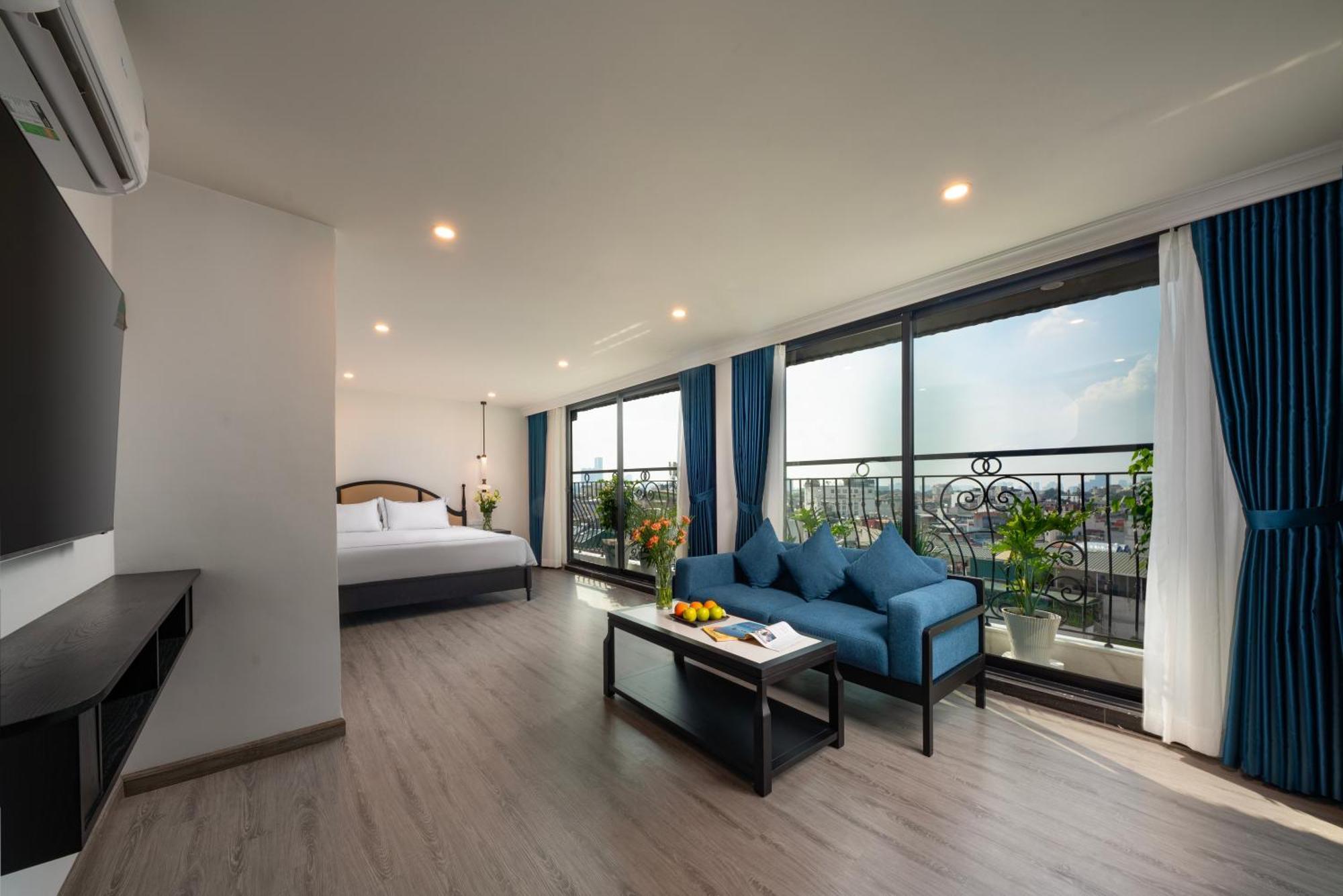 Sq Hang Gai & Hotel Hanoi