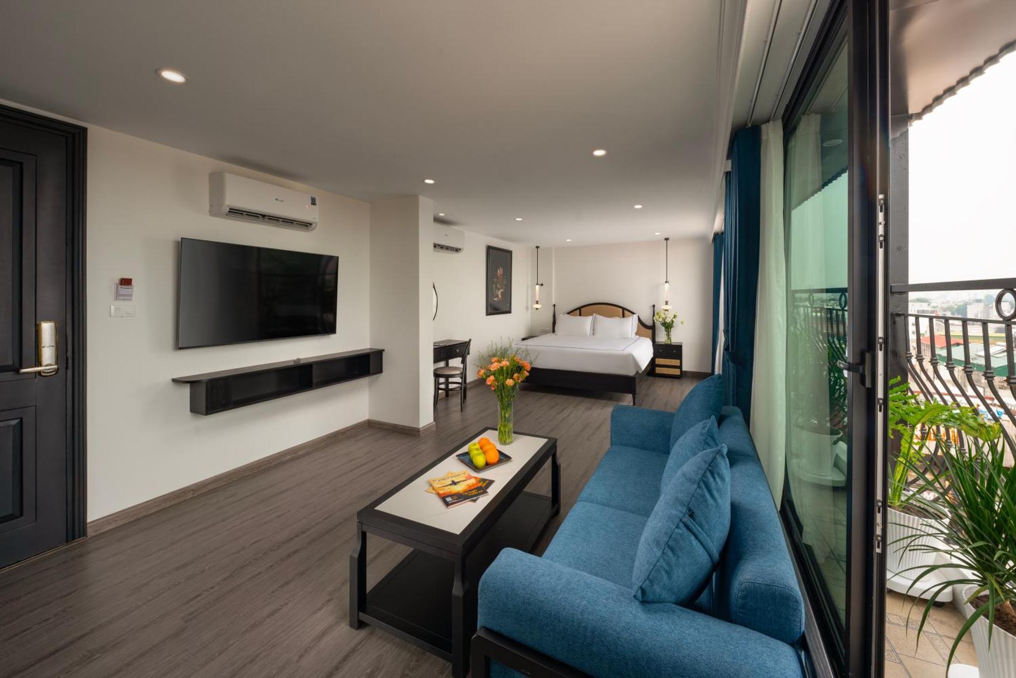 Sq Hang Gai & Hotel Hanoi
