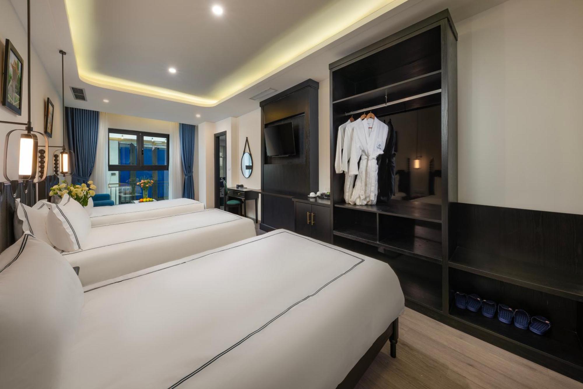 Sq Hang Gai & Hotel