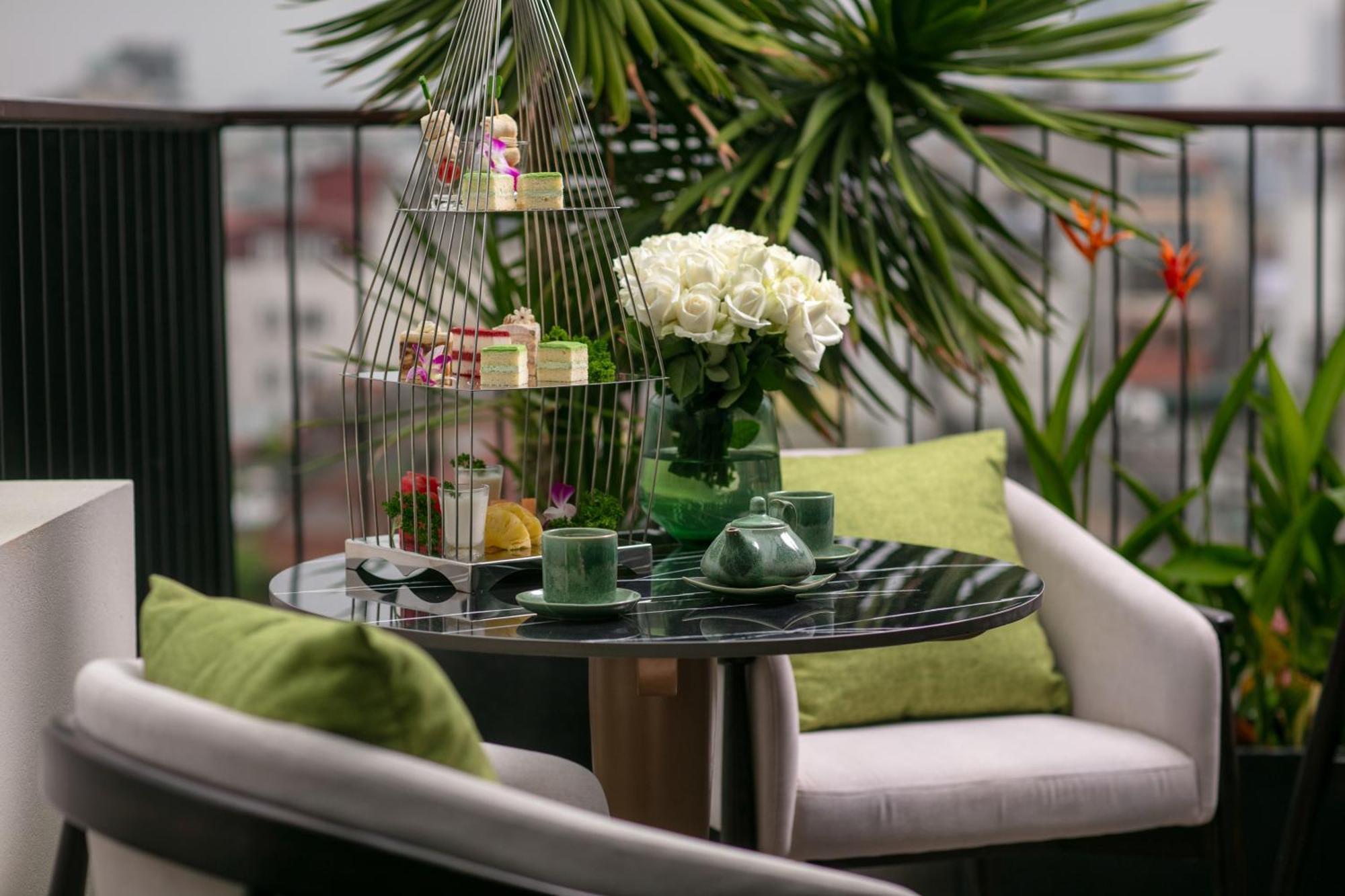 Hotel Le Premier & Rooftop Bar