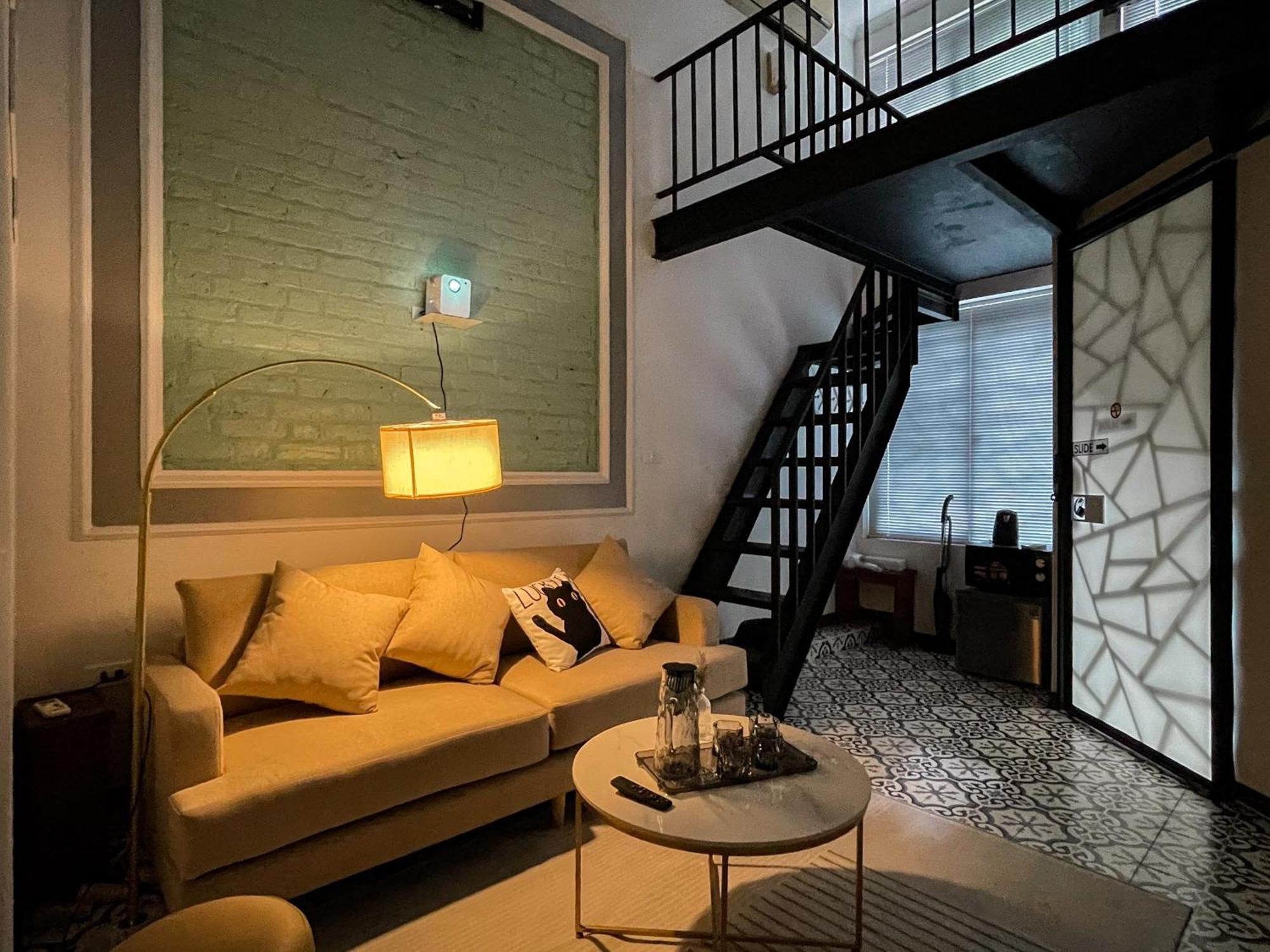 Zeus Living - Old Quater Guest house *