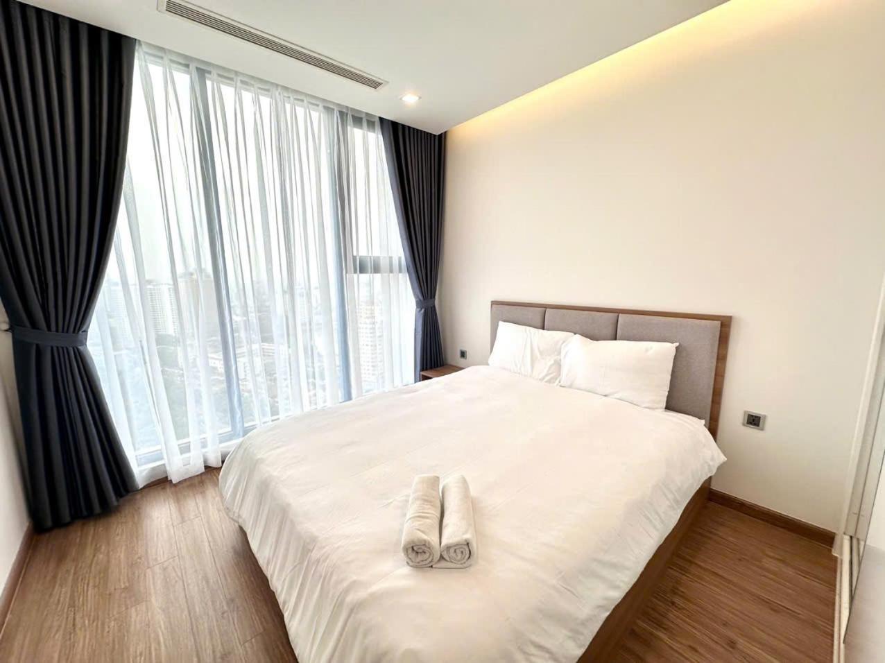 Luxury In Vinhomes Metropolis Hanoi