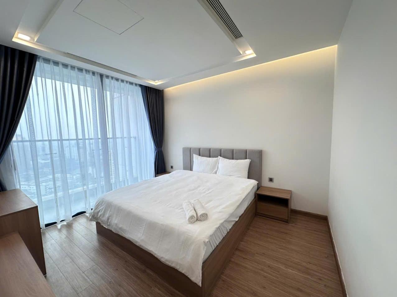 Luxury In Vinhomes Metropolis