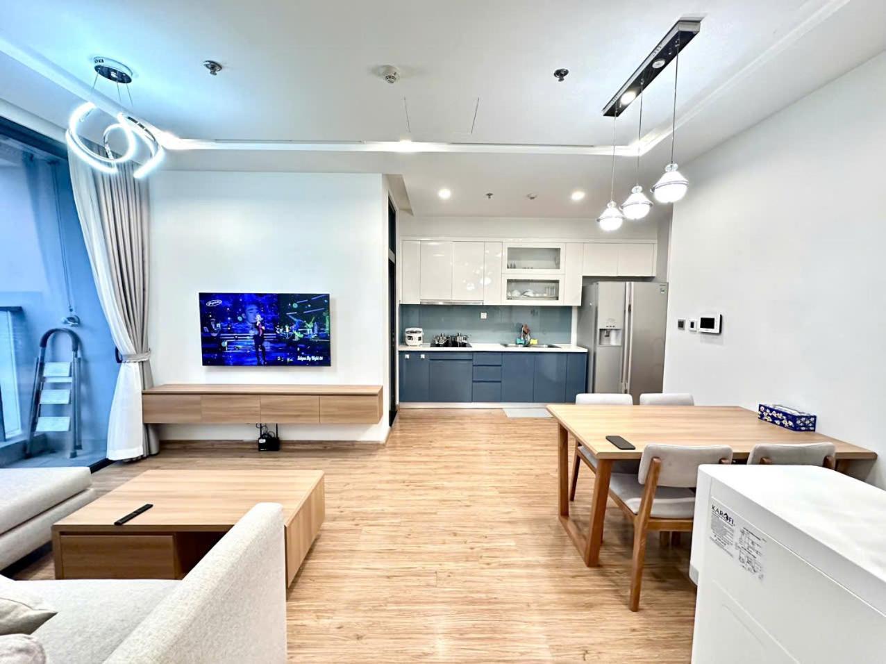 Apartment Luxury In Vinhomes Metropolis