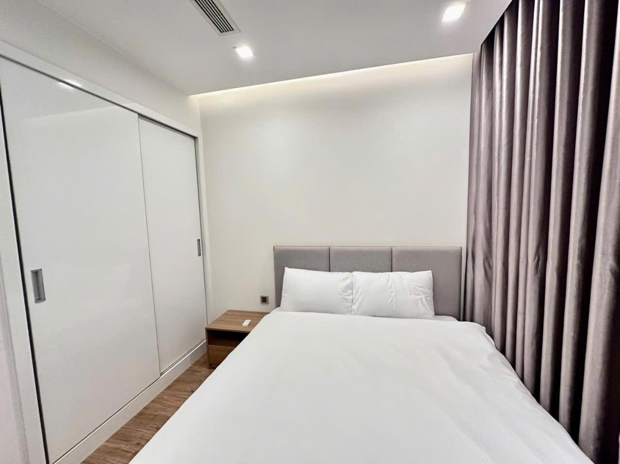 Luxury In Vinhomes Metropolis Apartment