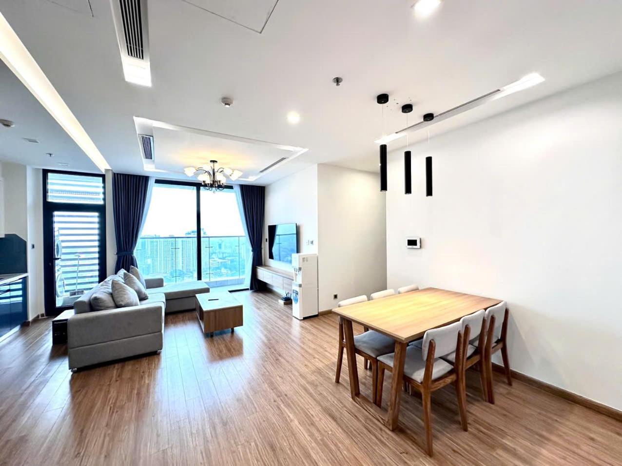 Luxury In Vinhomes Metropolis Apartment Hanoi