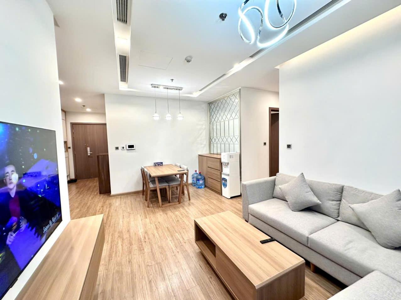 Luxury In Vinhomes Metropolis * Hanoi