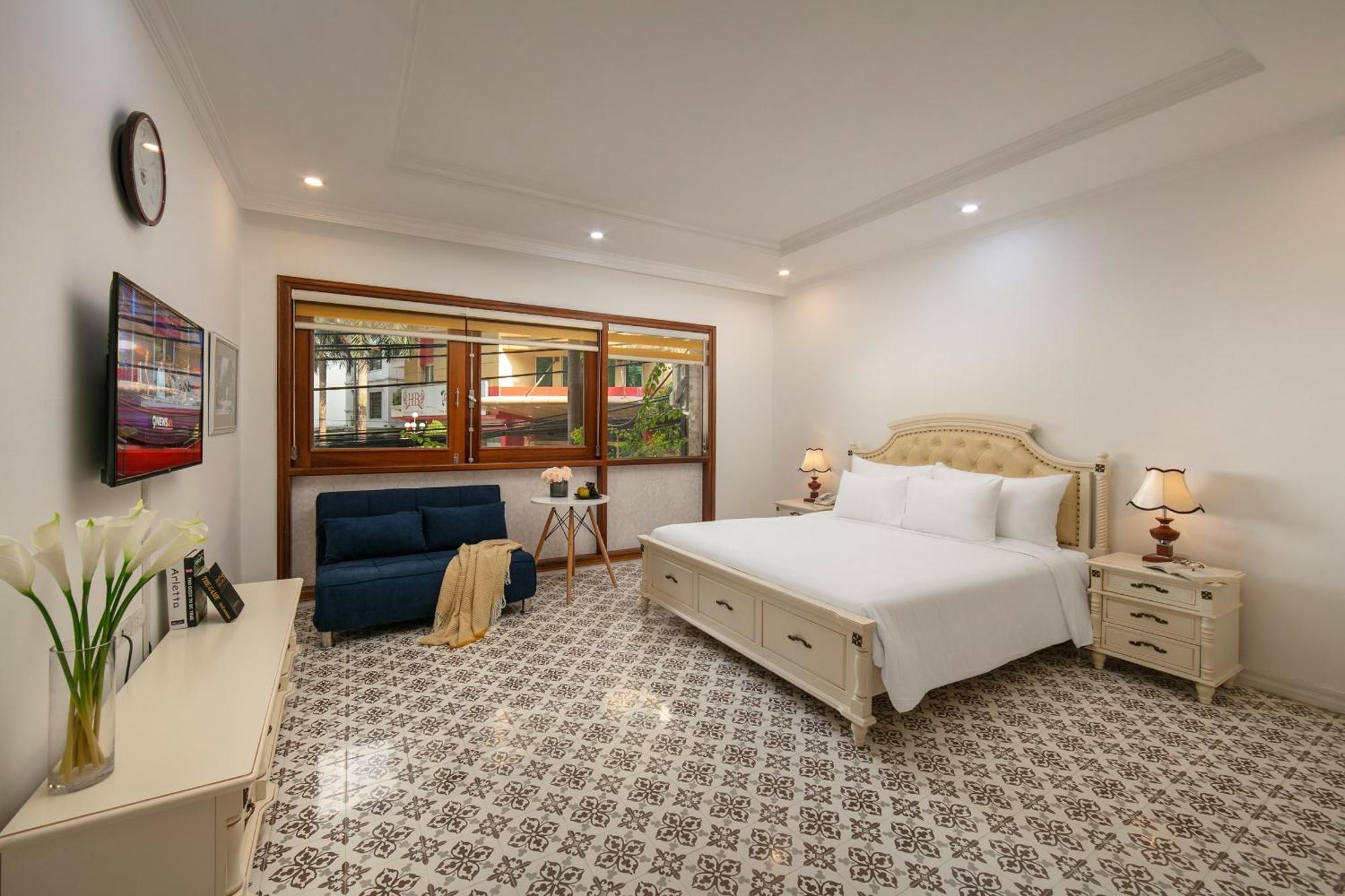 Hotel Luxe Paradise Dich Vong Hau