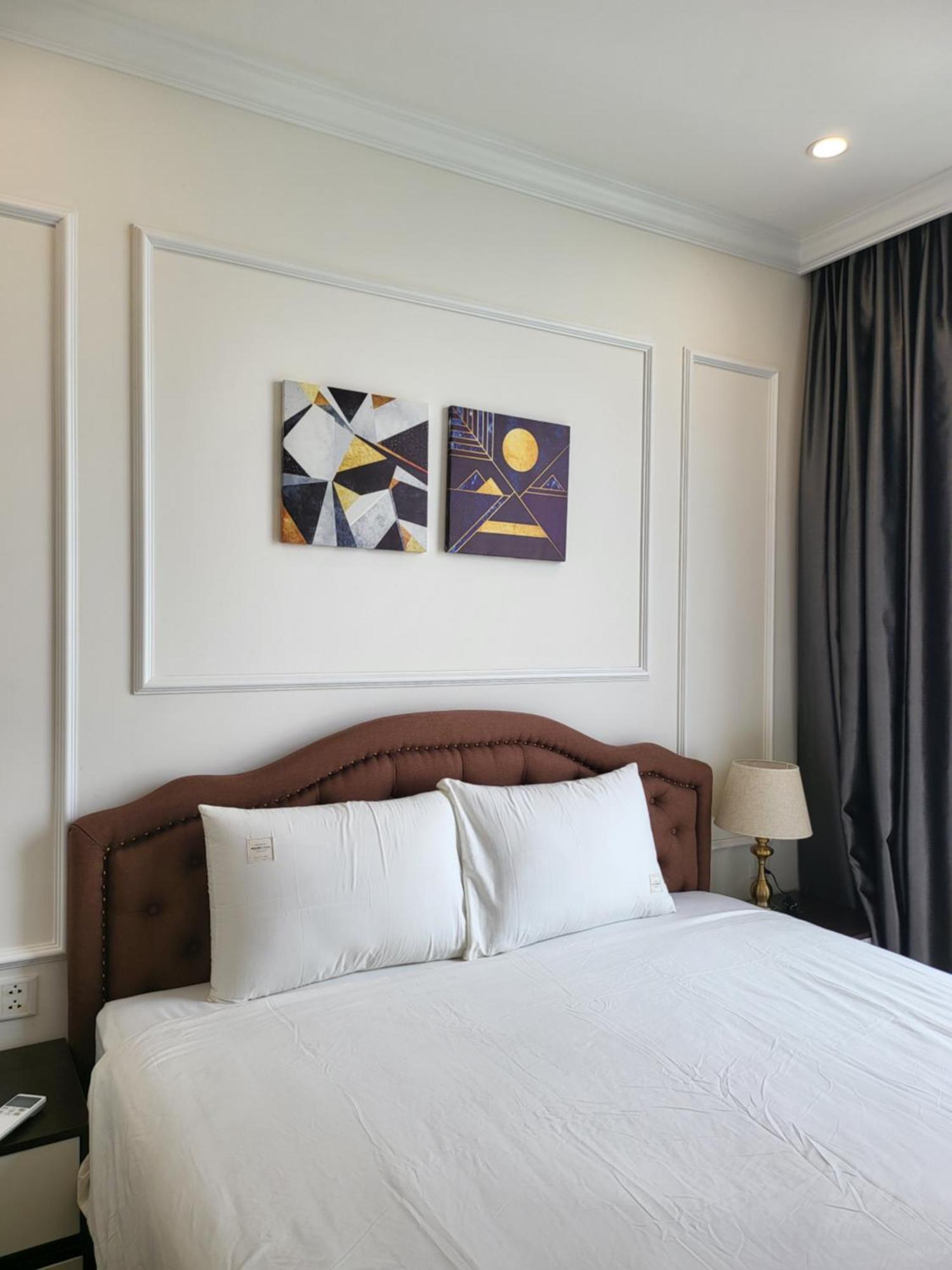 Apartment Vinhomes Sky - Feria Homes *