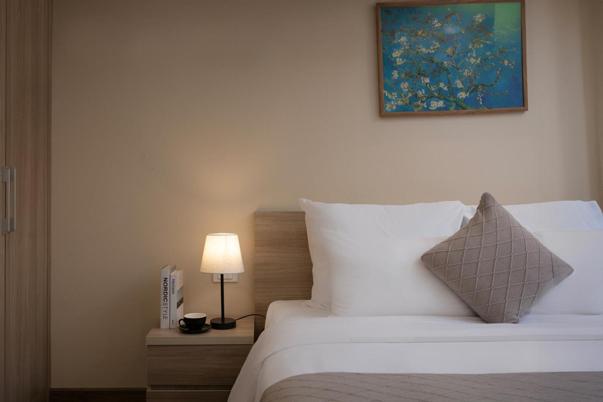 Căn hộ Hb Serviced - Lạc Long Quân Hà Nội