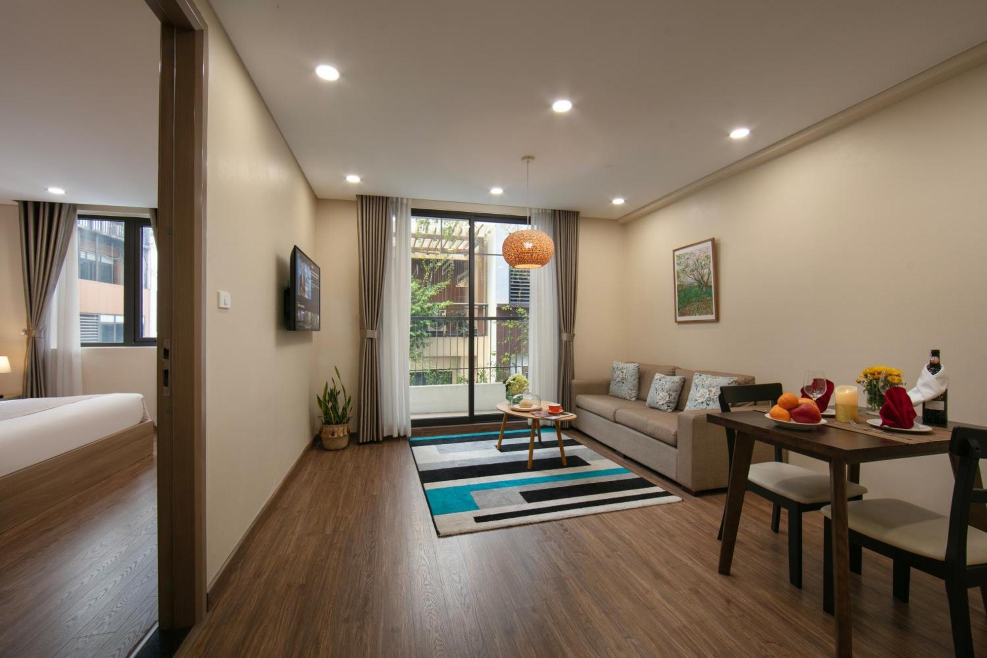 Hb Serviced - Lạc Long Quân Căn hộ *