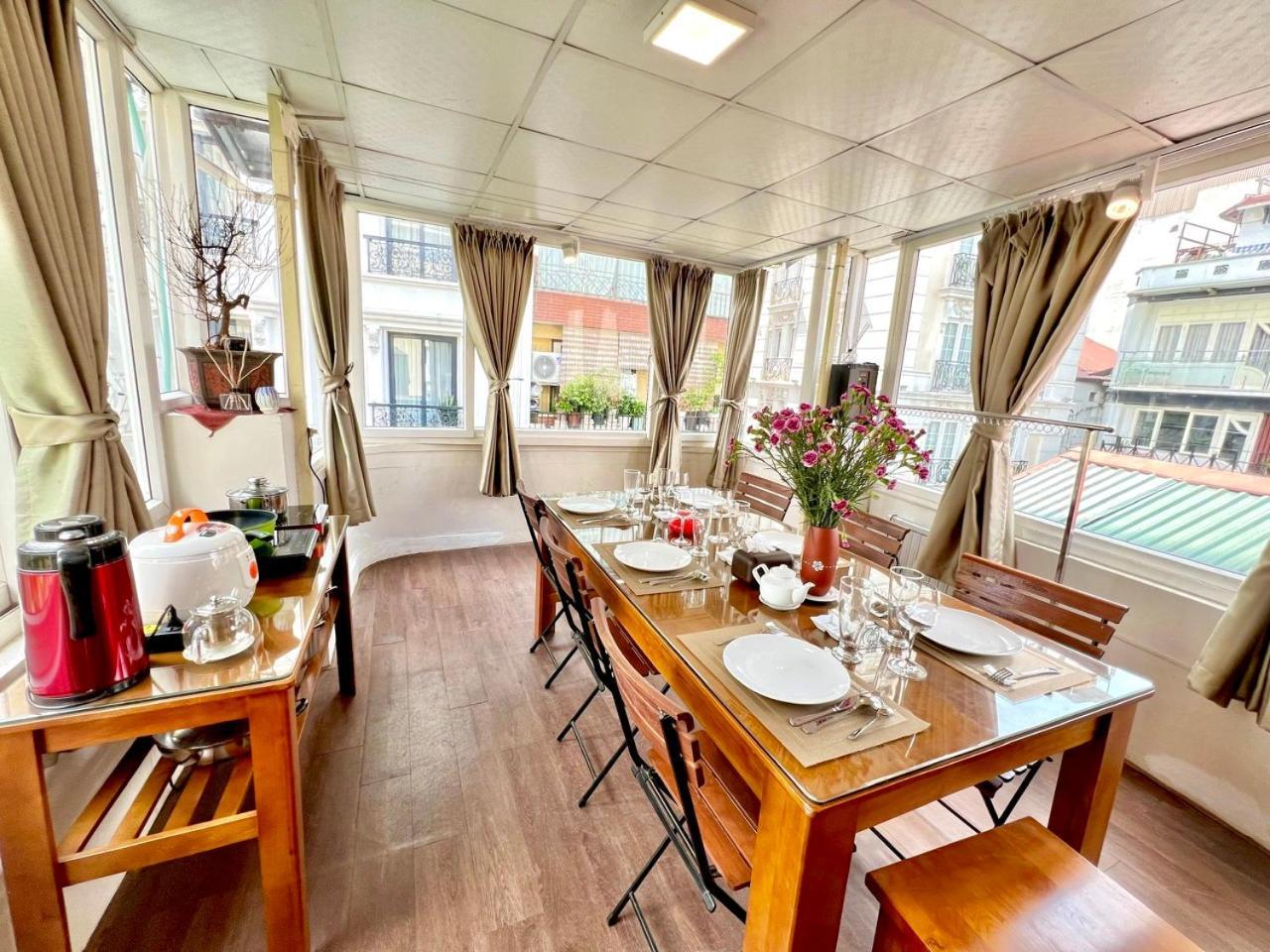 Apartment Old Quarter Luminous Retreat