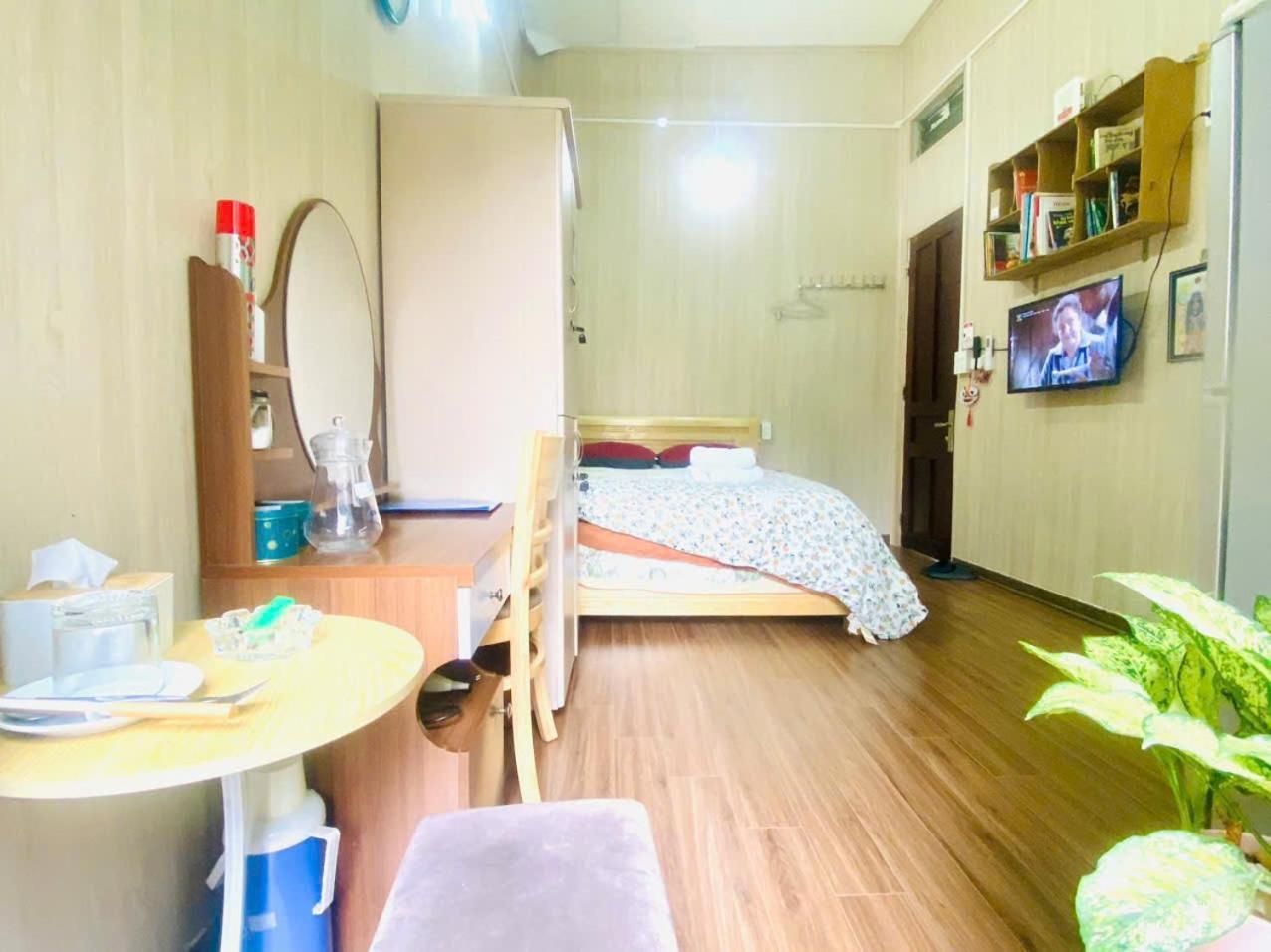 Cozy With Large Bed, Private Bathroom, Large Balcony Apartment