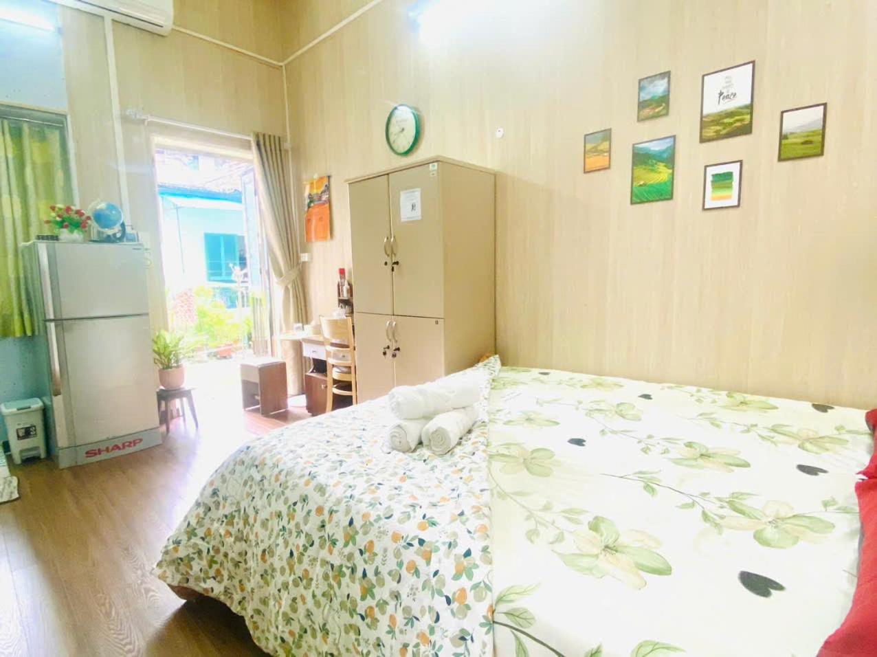 Apartment Cozy With Large Bed, Private Bathroom, Large Balcony Hanoi