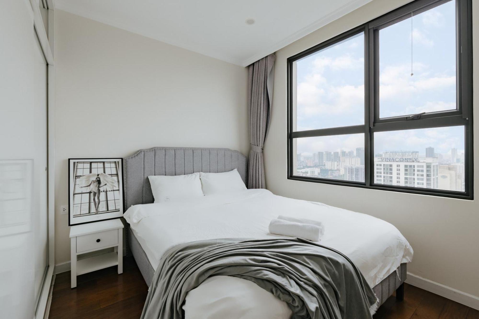 Vinhomes D'capitale By 119 Tran Duy Hung Apartment *