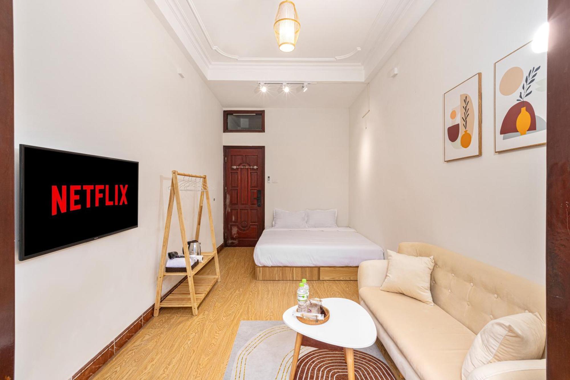 Sunny Balcony In Old Quarter With Netflix And Free Laundry