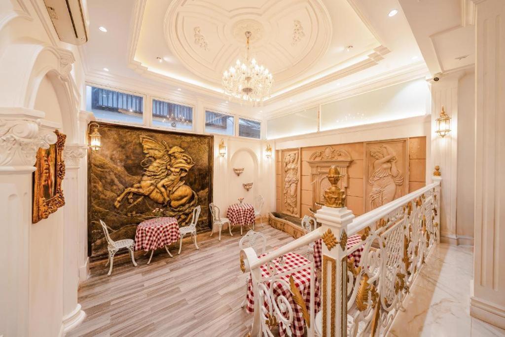 Hotel Long Bien Castle By Acc 3*