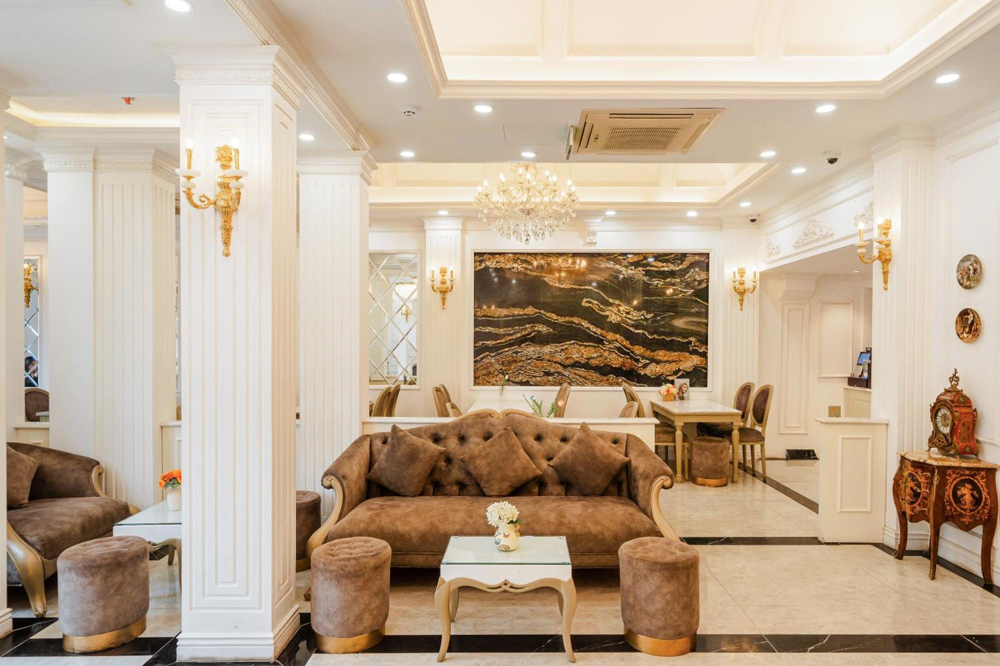Hotel Long Bien Castle By Acc 3*
