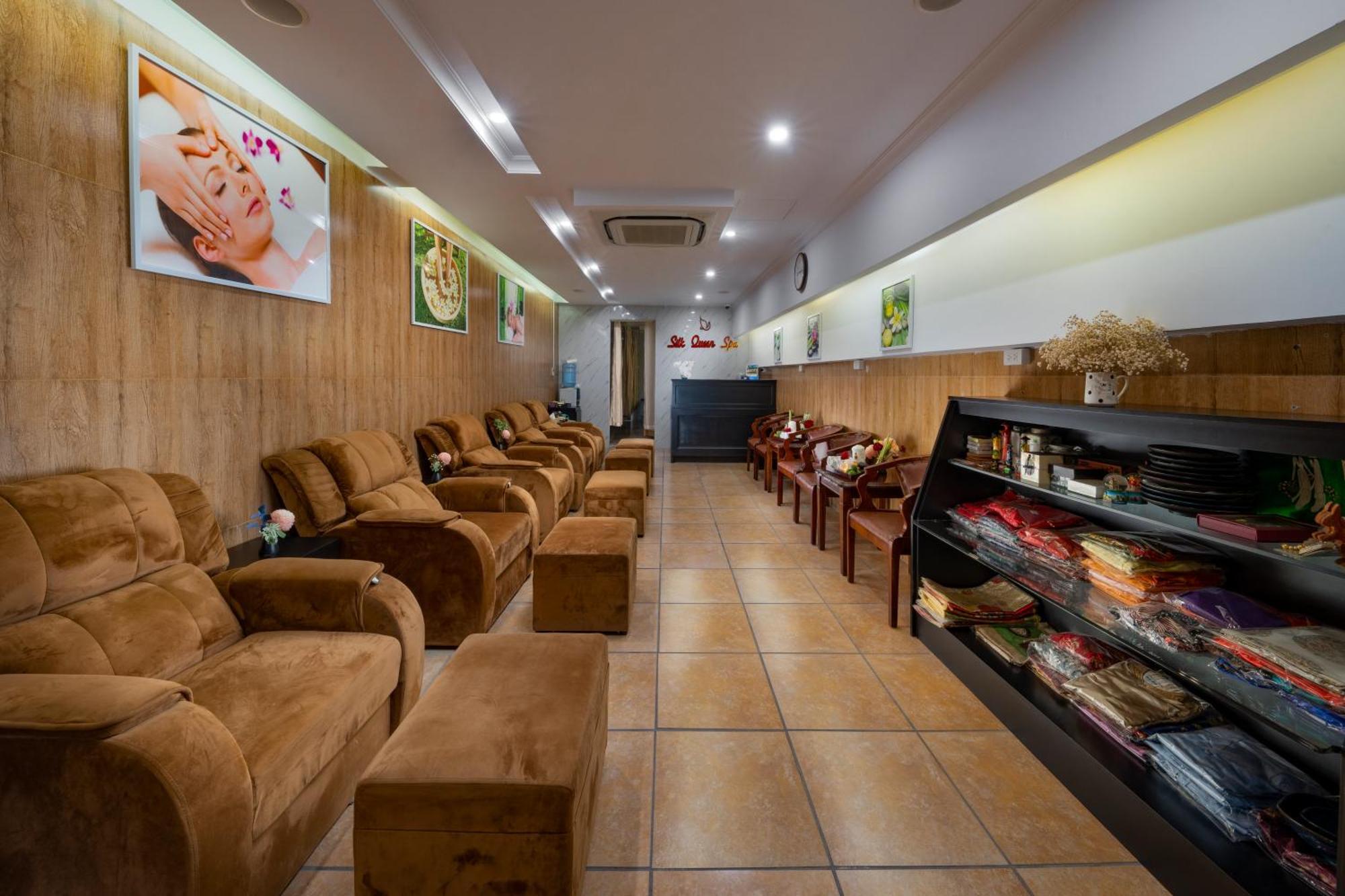 Silk Queen Hotel