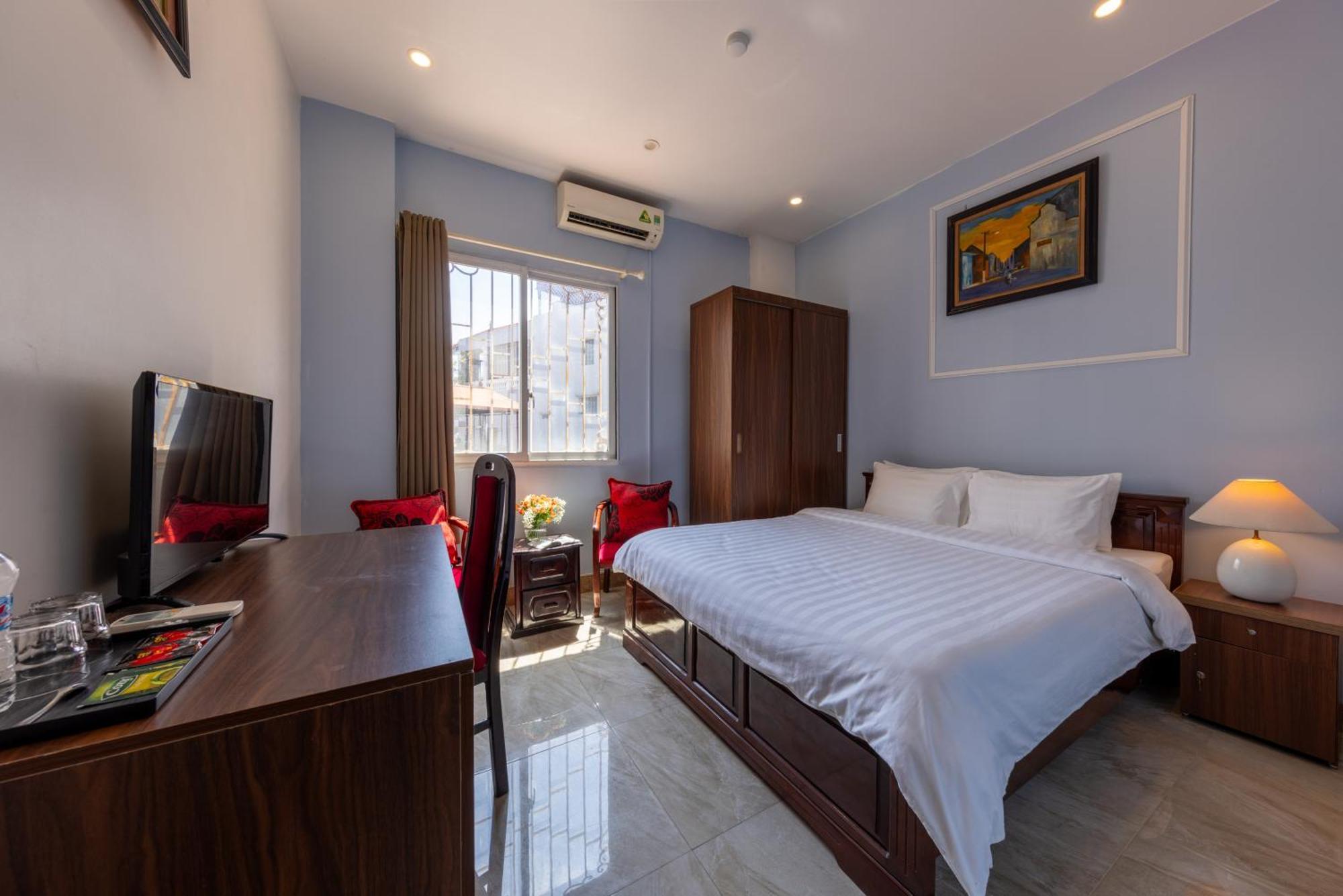 Capital House & Travel