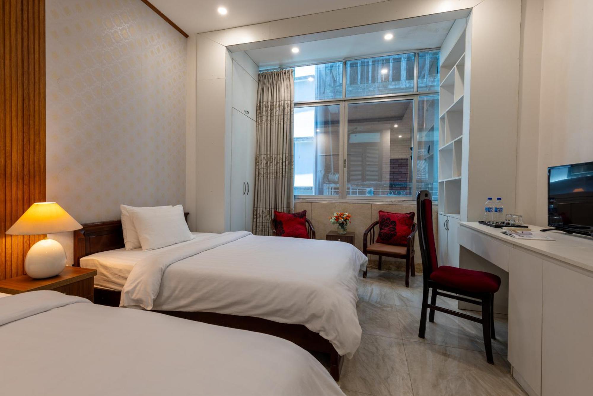 Capital House & Travel